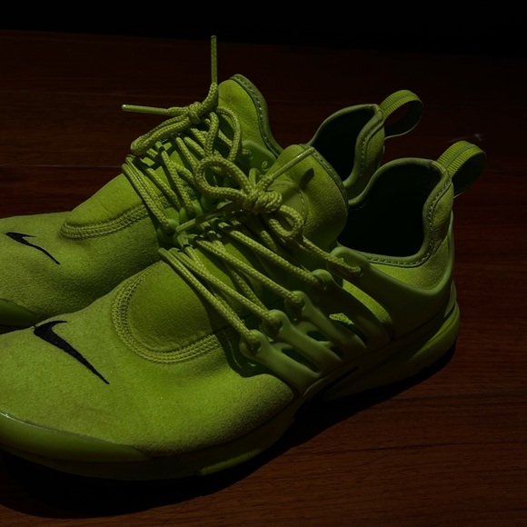 Nike Neon green sneaker - Picture 3 of 8